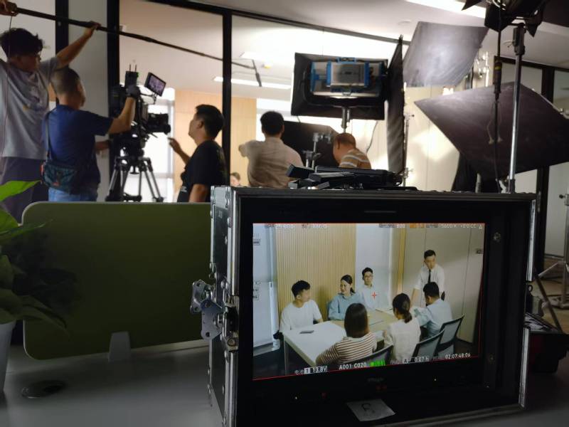 博山区TVC拍摄公司：科技产品视觉化大师，诠释未来感与功能美学